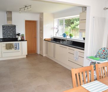 Jennys Lane, Lytchett Matravers, Poole - Photo 2