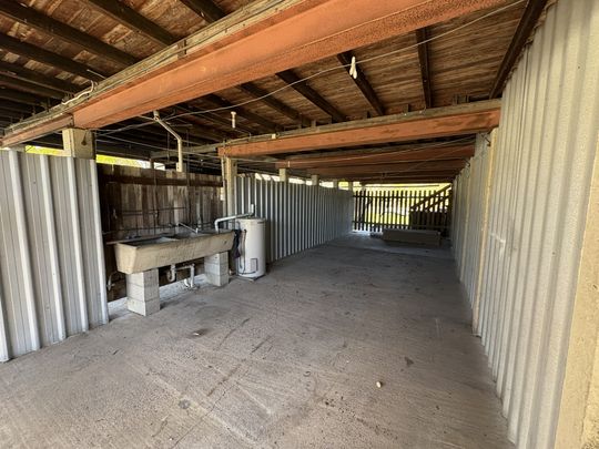 Spacious Unit - Photo 1