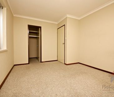 Big Living Area, Big Bedrooms, Big Backyard!!! - Photo 1