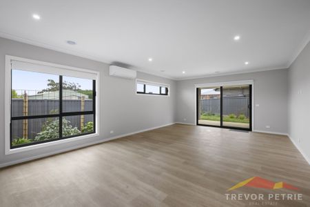 4 Micich Court, Alfredton VIC 3350 - Photo 2