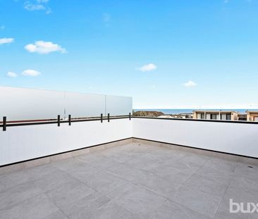 Perfectly Beachside! - Photo 3