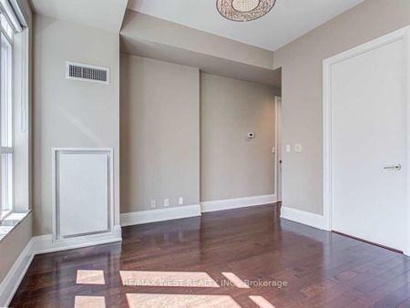 500 Condos and Lofts 150 - Photo 2