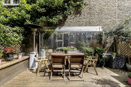 3 bedroom flat to rent - Photo 5