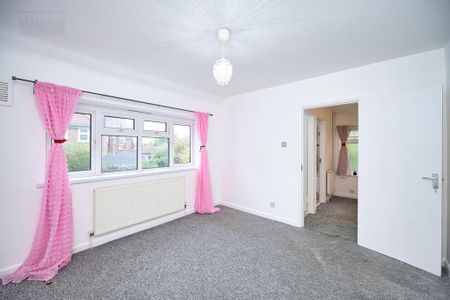 5 bedroom semi-detached house to rent - Photo 3