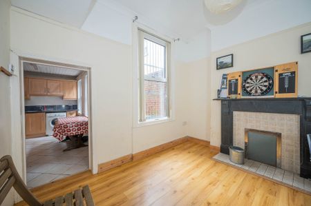1 Wellington Park Avenue, Belfast, BT9 6DT - Photo 4