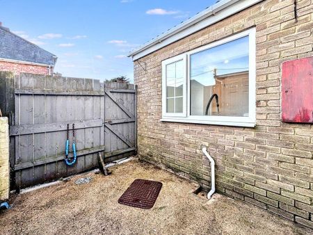 3 bed terraced house to rent in DH6 - Photo 5