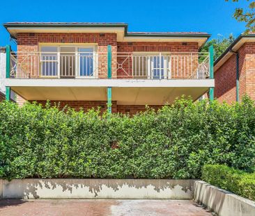 THREE BEDROOM LIFESTYLE APARTMENT - Photo 2