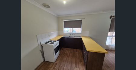 Neat & Convenient 3x1 Home in Central Mandurah - Photo 4