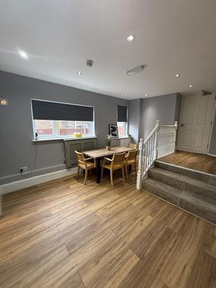 7 bedroom terraced house to rent - Photo 1