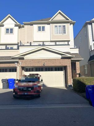 For Lease - 10 Cornerside Way, Whitby, Ontario - Photo 1