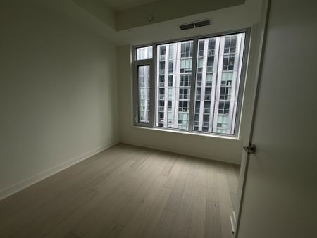 For Lease - 11 Yorkville Avenue Unit# 4705, Toronto, Ontario - Photo 2