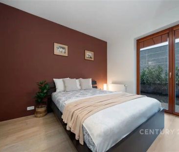 Pronájem zrekonstruovaného bytu 2+kk se zahrádkou a garážovým stáním - Photo 4