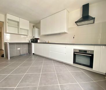 Location Appartement 4 pièces 95m² - Photo 2