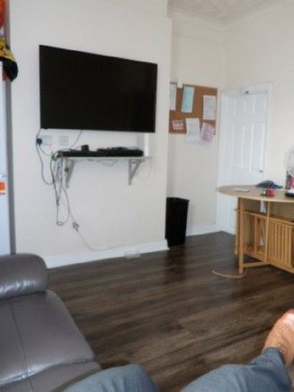 4 Bed - 4 Bed Student House For 2019/20 - Photo 3