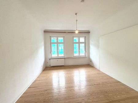 Trier: Stilvolle 100 m² Altbauwohnung mit hohen Decken und Holzdielen in zentraler Lage - Photo 2