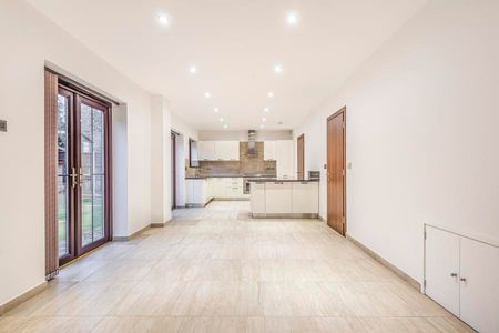 Orchard Drive, Woking - 5 bedrooms Property for lettings - Seymours - Photo 5