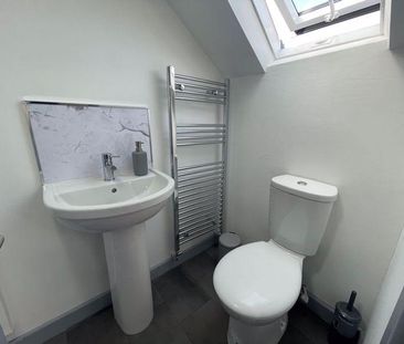 1 bedroom in a flat share to rent - Photo 6