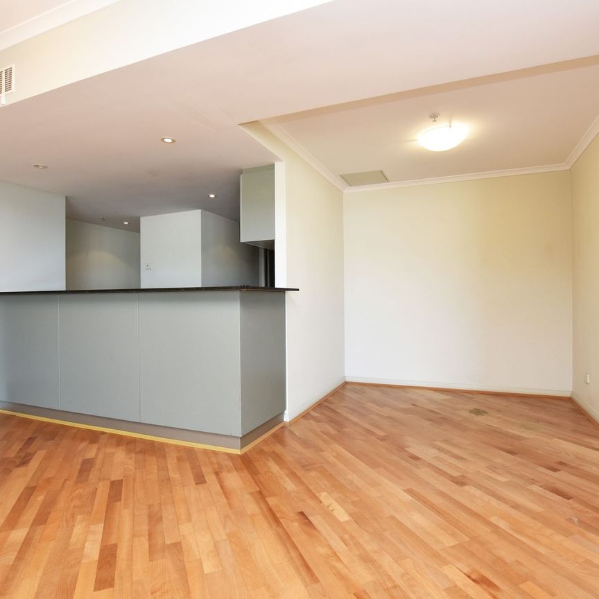 Contemporary sky home with phenomenal panoramic views - Photo 1