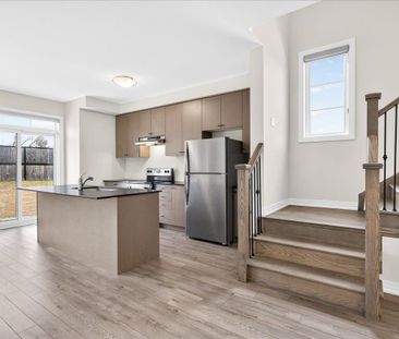 For Lease - 28 Bluebird Lane, Barrie, Ontario - Photo 4