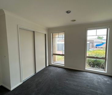 17 Tanner Mews, Point Cook, Vic 3030 - Photo 5