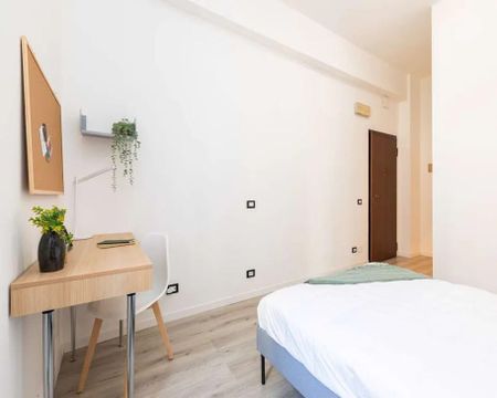 Viale Col di Lana, Milan, Lombardy 20136 - Photo 5