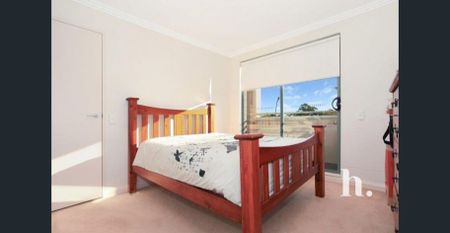 Oversized Apartment in Prime Location - Photo 5