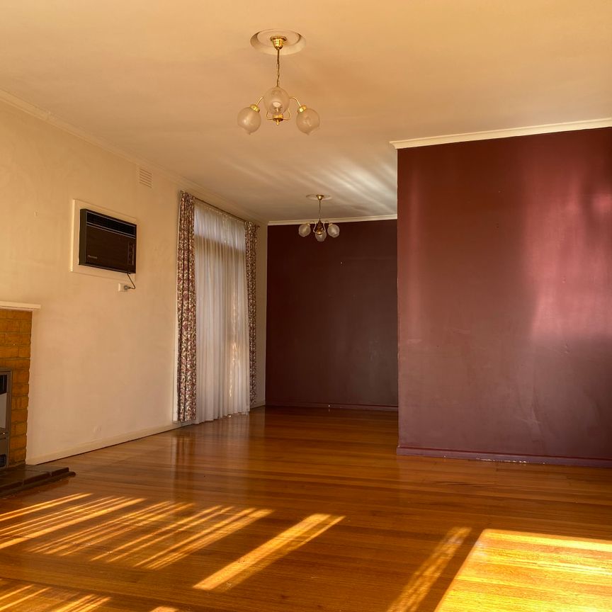 530 Waverley Road, Mount Waverley VIC 3149 - House For Rent | Domain - Photo 1