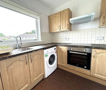 Flat to rent on - Photo 3