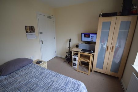 3 bedroom flat to rent - Photo 3