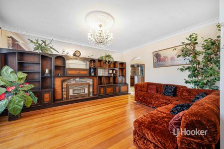 254 Furlong Road, St Albans VIC - Photo 2