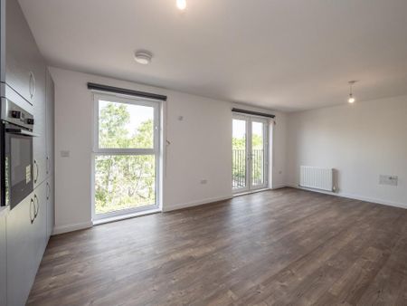 3 bedroom flat to rent - Photo 4