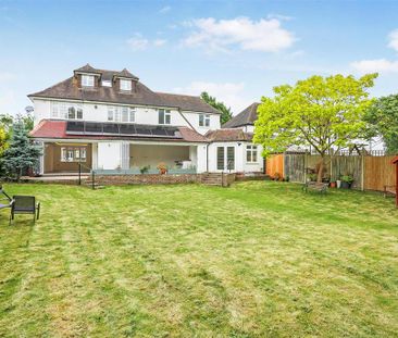 6 bedroom detached house to rent - Photo 2
