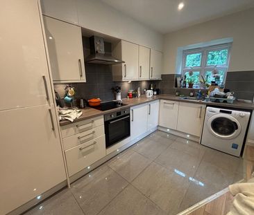 2 Bed Flat, Headingley Lane, LS6 - Photo 6