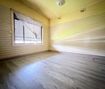 COZY 3 BEDROOM FAMILY HOME - Photo 5