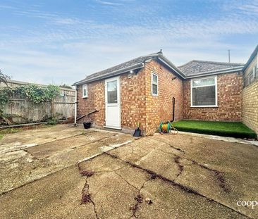 2 bedroom bungalow - detached - Photo 6