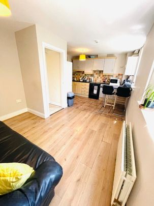 Wolseley Street, Room 5, BT71LG, Belfast - Photo 1