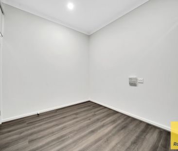 Beautiful & Luxurious Family Home! - Photo 5