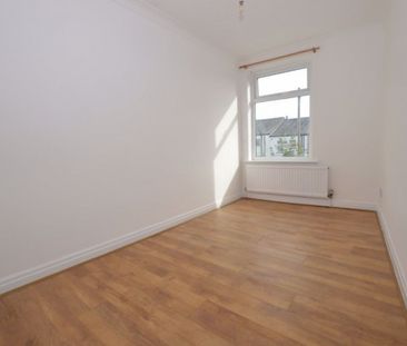 2 Bedroom Terraced House - Photo 2