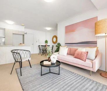 “Contemporary Two-Bedroom Apartment – Prime South Brisbane Location” - Photo 1