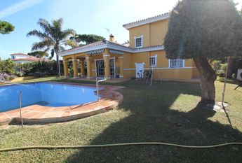 5 bed villa for long term rent, Urb. Ricmar, Marbella