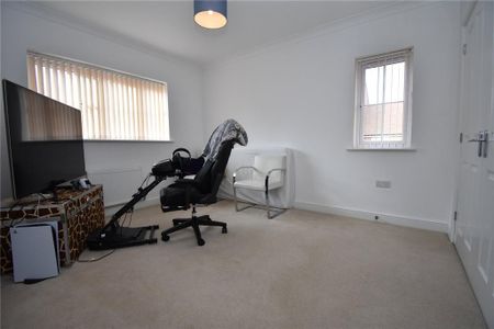 4 bedroom detached house to rent - Photo 4