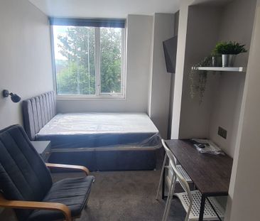 4 Bed - 404b Burley Road, Burley, Leeds - LS4 2SN - Student - Photo 5