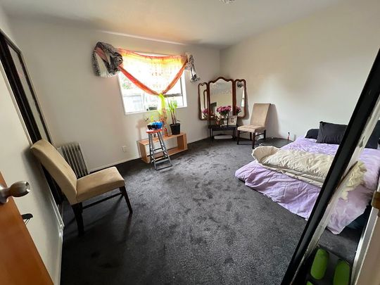 A standalone house close to schools and mall - Photo 1