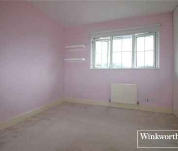 2 bedroom end of terrace house to rent - Photo 2