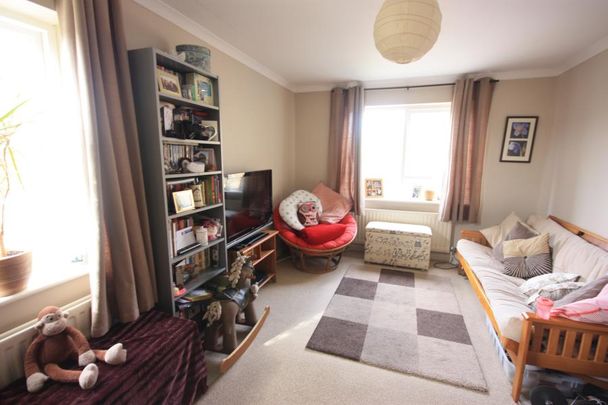 Burpham, GU4 - Photo 1