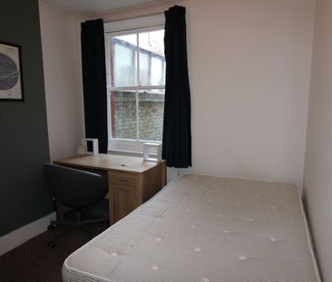 Room in a Shared House, Ashford Road, BN1 - Photo 4
