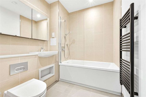 The Didsbury is a collection of purpose built 1, 2 & 3 bedroom rental apartments in the heart of East Ham brought to you by Savills. - Photo 1