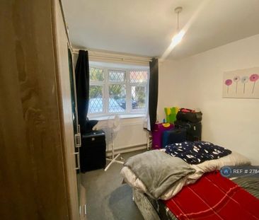 2 bedroom flat to rent - Photo 6