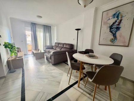 Alquiler de piso en Avenida Arias de Velasco - Photo 4