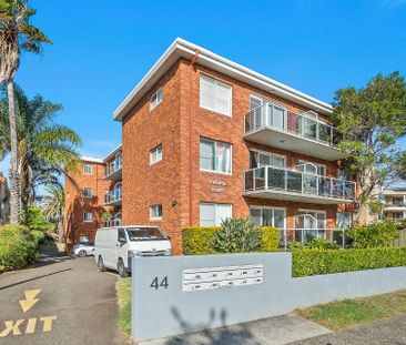 Coastal Living in Prime Cronulla Location - Photo 4